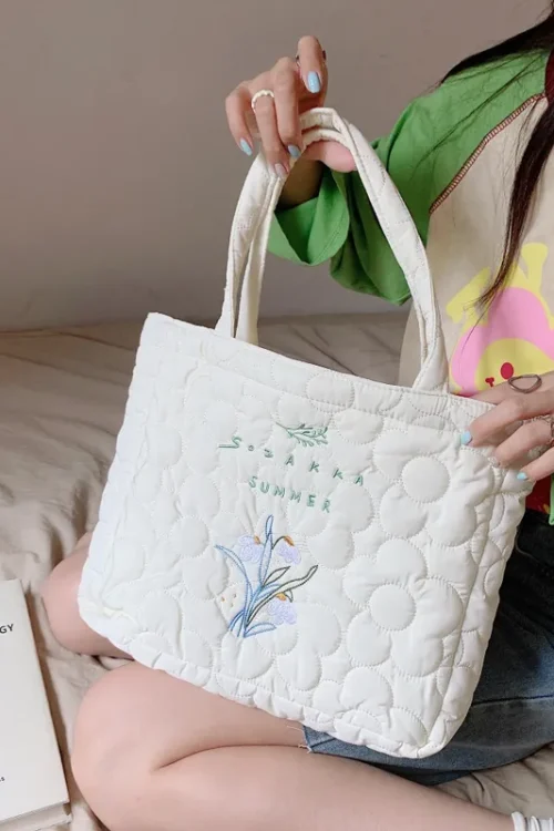 25241 Fresh Flower Hand Bag Quilted Embroidery Portable Lunch Bag Student Work Walk Mummy Bag Wholesale