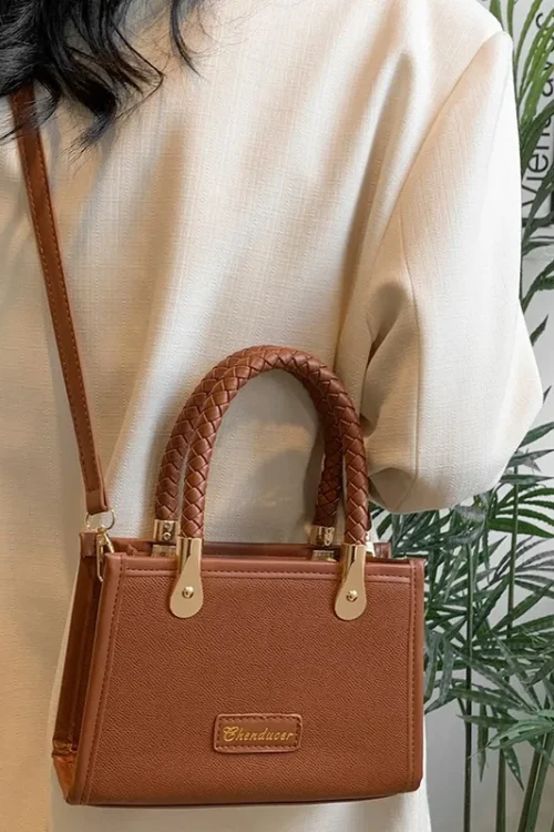 Women’s Medium Pu Leather Solid Color Vintage Style Classic Style Sewing Thread Zipper Crossbody Bag